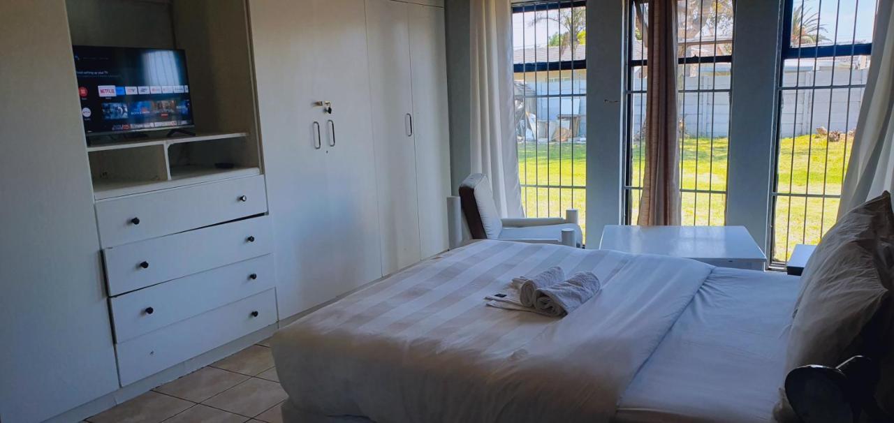 Sweet Home39 Guest House Summerstrand Puerto Elizabeth Exterior foto